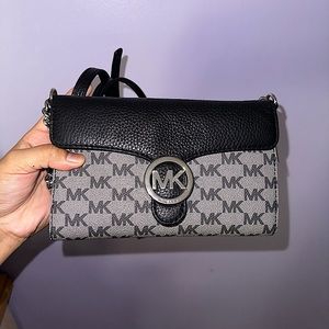 MK Crossbody bag with 6 slits